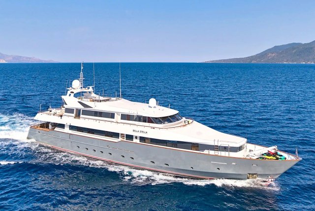 Bella Stella running shot